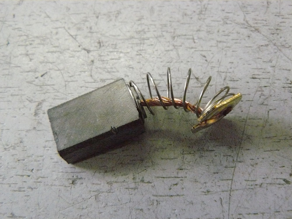 Щетка графитовая (U502-850-009-W)