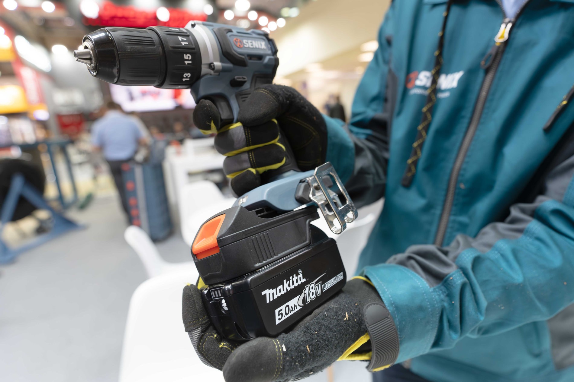 Адаптер-переходник для аккумуляторных инструментов SENIX X2 20V для MAKITA LXT