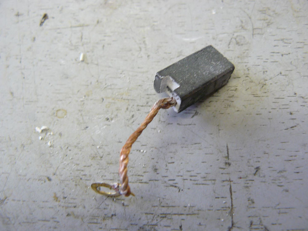 Щетка графитовая (U503-140-040-W)