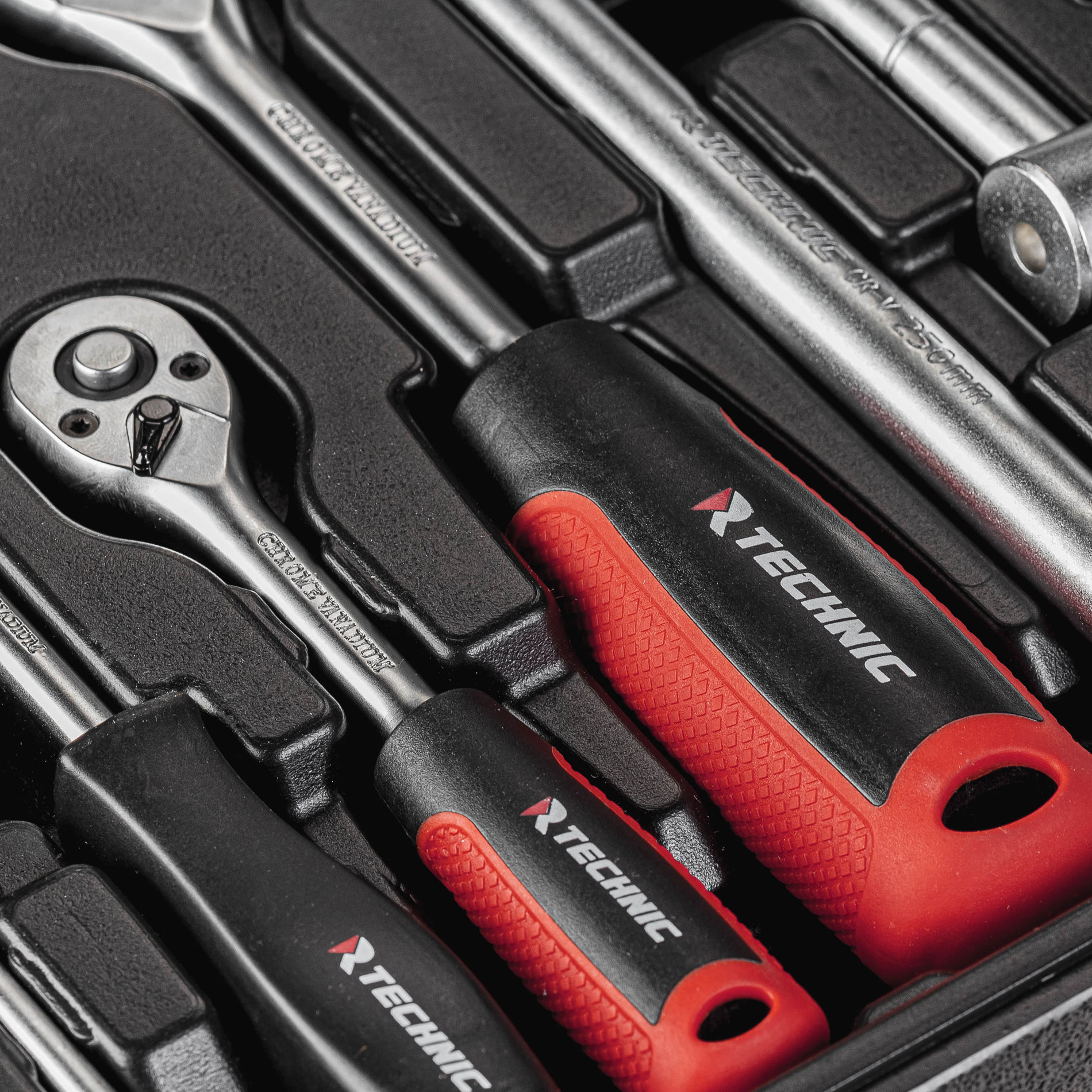 Набор ручных инструментов TECHNIC 108 предметов 1/2, 1/4 RUNTEC RT-HT108T