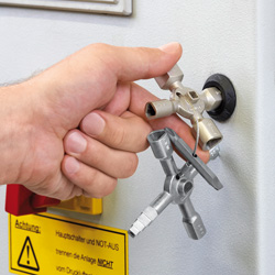 Ключ крестовой 8-лучевой для стандартных шкафов 92 мм TwinKey KN-001101